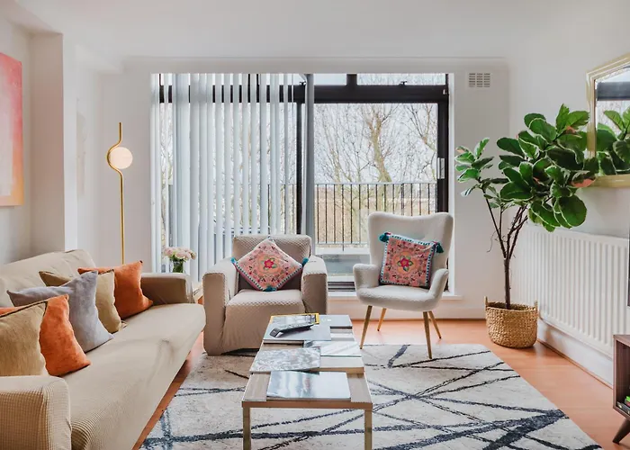Hyde Park,2 Bedrooms 2Bathrooms, Perfect For Families!